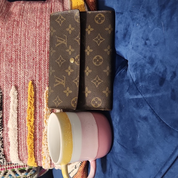 Authentic vintage Louis Vuitton clutch/large wallet. See pictures of wear/tear - Picture 15 of 15